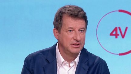 Yannick Jadot,&nbsp;eurodéputé et candidat écologiste à l'élection présidentielle, était l'invité des "4 Vérités" sur France 2, mardi 18 janvier. (CAPTURE ECRAN FRANCE 2)