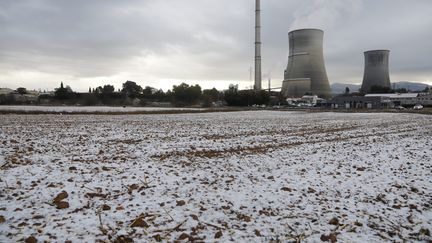 De la neige dans un champ près de Gardanne (Bouches-du-Rhône), le 1er décembre 2017. (MAXPPP)