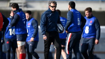 Le sélectionneur du XV de France Fabien Galthié, lors d'un entraînement des Bleus à Marcoussis, le 11 février 2021. (FRANCK FIFE / AFP)