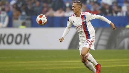 Le Lyonnais Maxence Caqueret lors du match de Ligue Europa de l'OL contre Brondby, le 30 septembre 2021,&nbsp;à Lyon.&nbsp; (DPPI / AFP)