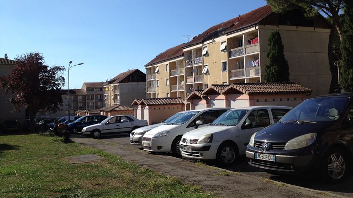 Le quartier du Garros situ&eacute;e dans la basse-ville d'Auch. (ELISE LAMBERT / FRANCETV INFO)