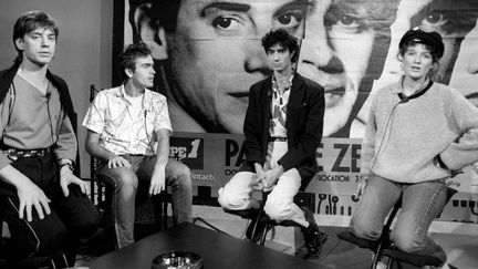 Jean-Louis Aubert, Richard Kolinka, Louis Bertignac et Corinne Marienneau, le 8 octobre 1984 sur le plateau de TF1, première chaîne publique.
 (Georges Bendrihem / AFP)