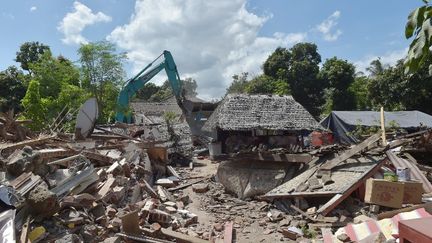 &nbsp;Un séisme d'une magnitude de 6,3 a secoué dimanche l'île indonésienne de Lombok, provoquant des scènes de panique, deux semaines après un tremblement de terre qui a fait plus de 460 morts. (ADEK BERRY / AFP)