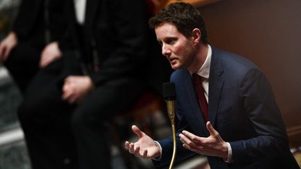 Le ministre des Transports, Clément Beaune, le 4 avril 2023 à l'Assemblée nationale. (CHRISTOPHE ARCHAMBAULT / AFP)