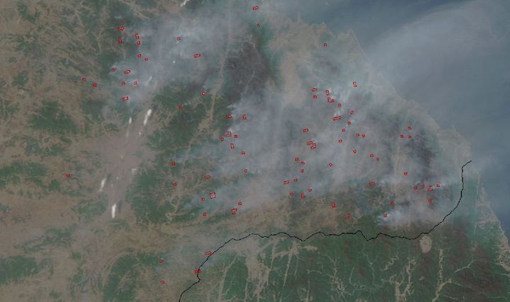 Les foyers d'incendie les plus vifs ont &eacute;t&eacute; encadr&eacute;s en rouge par la Nasa.&nbsp; (NASA)