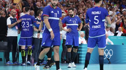 Six secondes à jouer... La perte de balle et le but égalisateur qui coûtent la qualification en demi-finales des JO aux handballeurs français