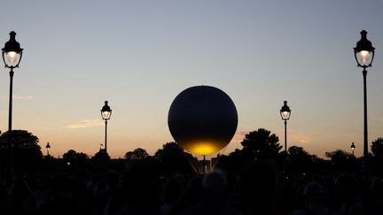 La vasque des Jeux de Paris dans le jardin des Tuileries, le 1er septembre 2024. (THIBAUD MORITZ / AFP)