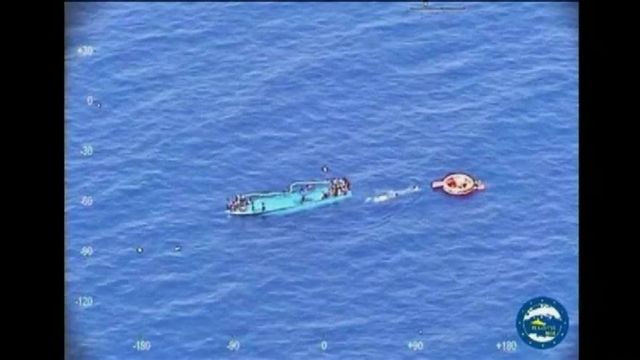 Migrants : un bateau gonflage chavire en Méditerranée