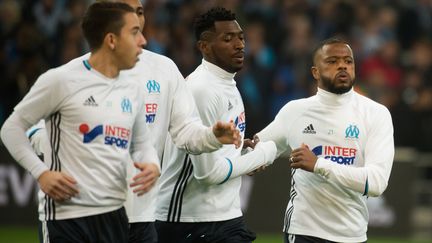 Patrice Evra à l'échauffement avec l'OM (BERTRAND LANGLOIS / AFP)