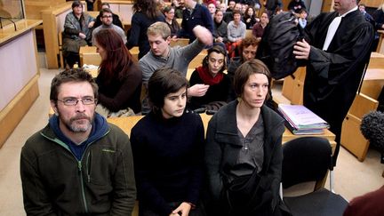 Sept des neuf accus&eacute;s lors de leur premi&egrave;re comparution devant le tribunal de Troyes, le 20 janvier.&nbsp; (ON)