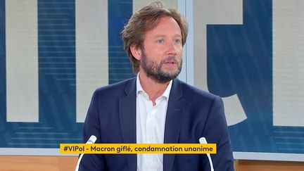 Boris Vallaud, porte-parole du Parti socialiste, sur le plateau de "Votre instant politique", sur la chaîne franceinfo, le 8 juin 2021. (FRANCEINFO)