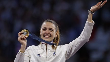 Manon Apithy-Brunet après sa victoire olympique, le 29 juillet. (YOAN VALAT / MAXPPP)