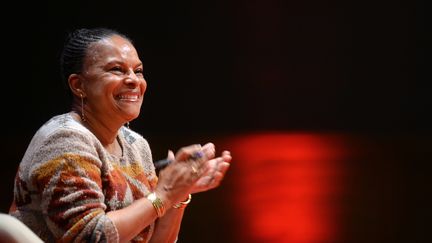 La ministre de la Justice, Christiane Taubira, participe &agrave; un meeting le 28 septembre 2013 &agrave; Vieux-Boucau (Landes).&nbsp; (JEAN-PIERRE MULLER / AFP)