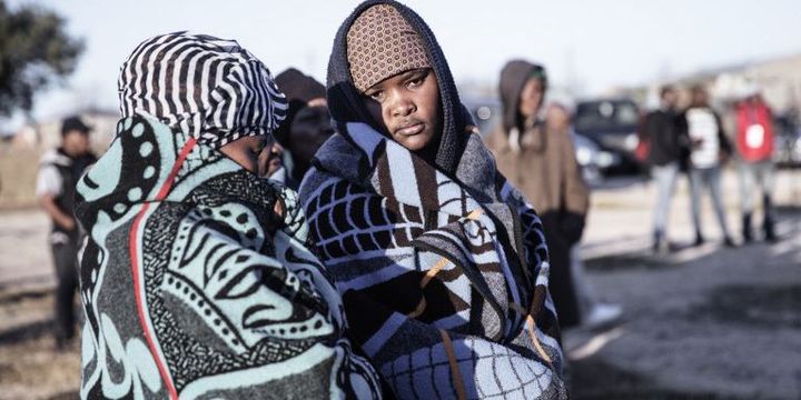 Devant un bureau de vote, le 3 juin 2017 à Maseru, lors des élections générales au Lesotho.