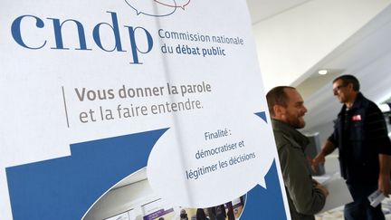 La Commission nationale du débat public se déplace au contact des citoyens pour tout types de sujets. (ALEXANDRE MARCHI / MAXPPP)