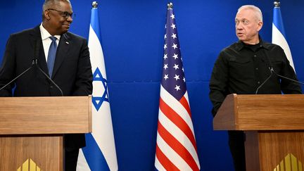 Pentagon chief Lloyd Austin with Defense Minister Yoav Gallant in Tel Aviv, Israel, December 18, 2023. (ALBERTO PIZZOLI / AFP)