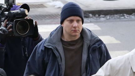 Jason Van Dyke, policier accusé du meurtre d'un adolescent noir survenu en octobre 2014, photographié ici devant le tribunal avant une audience,&nbsp;le 24 novembre 2015 à Chicago (Etats-Unis). (ANTONIO PEREZ / AP / SIPA)