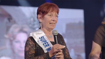 Monique Simonini, 82 ans, Super Mamie 2020, dans la vidéo du concours diffusée sur Facebook. (CAPTURE D'ÉCRAN)