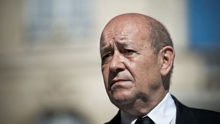 &nbsp; (Le ministre de la Défense, Jean-Yves Le Drian a salué "le courage et le dévouement de ces militaires engagés au service de la France"  © NICOLAS MESSYASZ/SIPA)