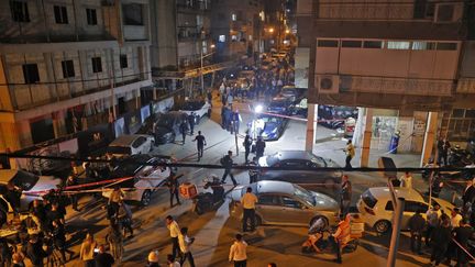 Des forces de sécurité israéliennes à Beni Brak, ville de la banlieue de Tel-Aviv (Israël) après des attaques faisant au moins 5 morts, le 29 mars 2022. (JACK GUEZ / AFP)