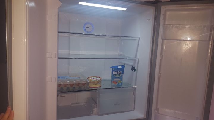 Le frigo presque vide de Soizic M. à Perpignan (Pyrénées-Orientales), mercredi 4 octobre 2017. (SOIZIC M)