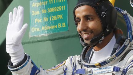 Hazza&nbsp;al&nbsp;Mansouri le jour de son départ dans l'espace. (MAXIM SHIPENKOV / POOL)