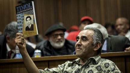 Le frère d'Ahmed Timol, lors de l'audience à Pretoria, le 12 octobre 2017, qui a finalement conclu à un meurtre.&nbsp; (GULSHAN KHAN / AFP)