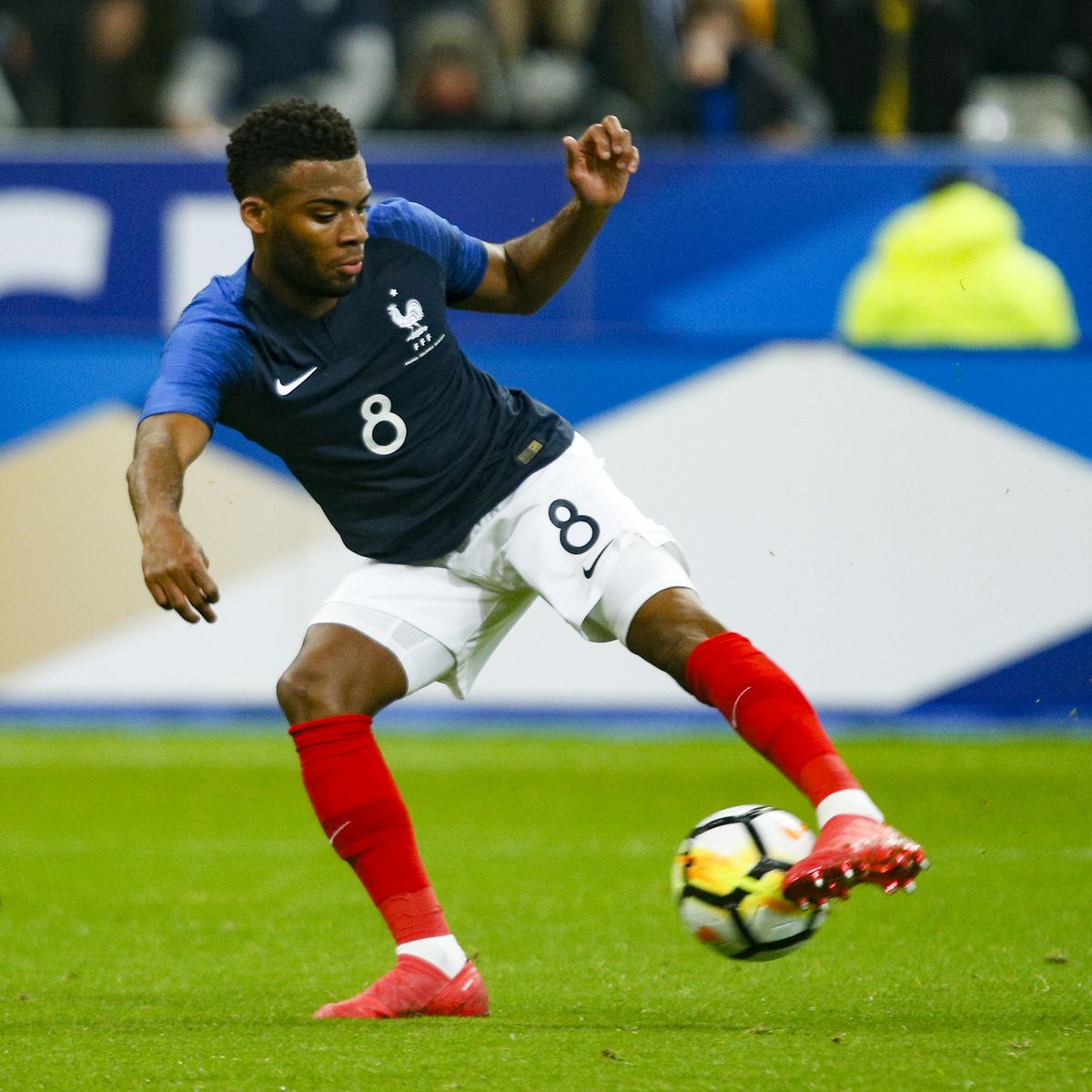 Équipe De Football Enfants - Futurs Champions Garçons Dans Des Vêtements De  Sport Du Football Sur Le Stade Avec La Boule Concept Image stock - Image du  élémentaire, ligue: 107628115