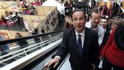 Fran&ccedil;ois Hollande, le 19 janvier 2012 &agrave; Nantes (Loire-Atlantique). (STEPHANE MAHE / POOL / AFP)