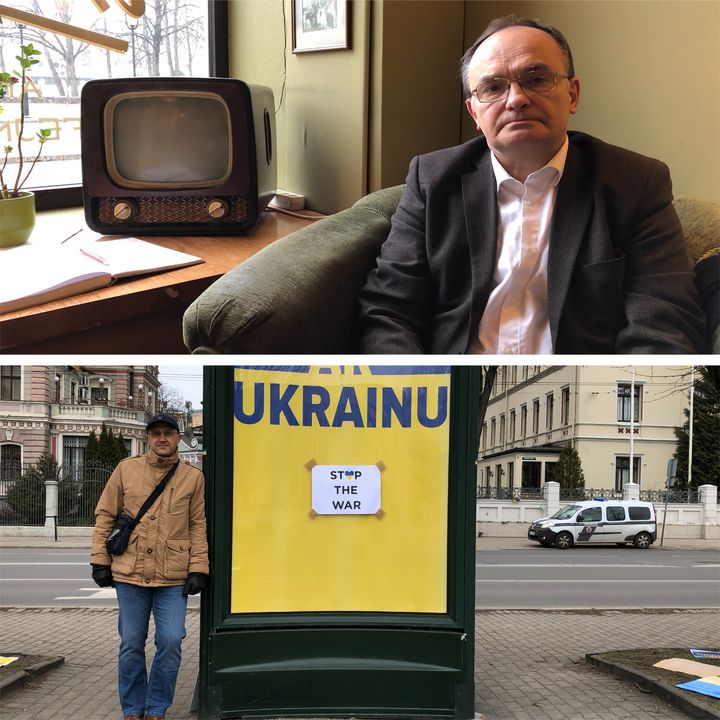 En haut,&nbsp;Igor Pimenov, député letton de Harmonie. En bas,&nbsp;Yuri Lepesevich devant une affiche soutenant l'Ukraine. (RAPHAEL GODET / FRANCEINFO)