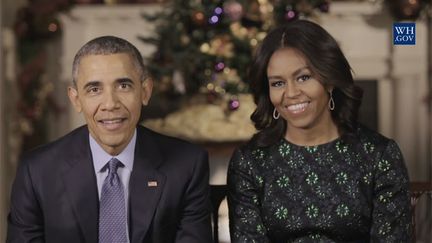 &nbsp; (Barack et Michelle Obama ont également appelé les Américains "à traiter les autres avec amour" © Capture d'écran vidéo)