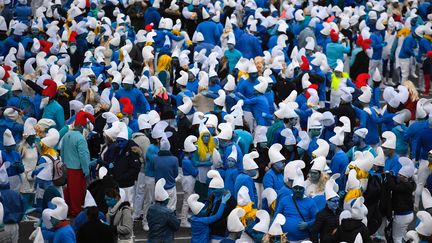 Rassemblement de Schtroumpfs à Landerneau (Finistère), le 7 mars 2020. (DAMIEN MEYER / AFP)