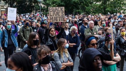 Racisme : des Français, victimes de discrimination, racontent leur quotidien