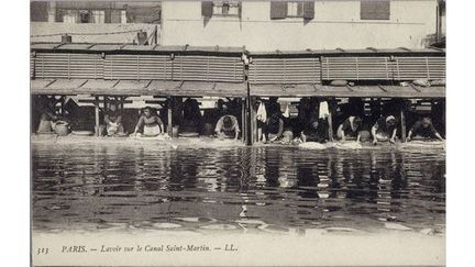 Lavoir sur le canal Saint-Martin, 1904, Léon et Lévy, carte postale
 (Léon et Lévy / Musée Carnavalet / Roger-Viollet)