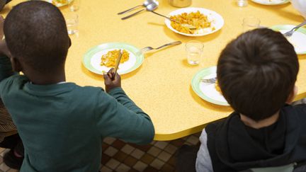 REPORTAGE. Interdiction des plastiques dans les cantines : comment la ville de Montrouge s'en est débarrassée avant l'heure