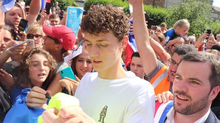 Le retour de Benjamin Pavard à Jeumont après la victoire des Bleus à la Coupe du monde (FRANÇOIS CORTADE / FRANCE-BLEU NORD)