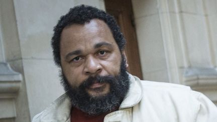 Dieudonné (12 mars 2015 au Palais de Justice de Paris)
 (Xavier de Torres / MAXPPP)