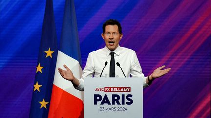 François-Xavier Bellamy, tête de liste Les Républicains, lors d'un meeting pour les élections européennes à Aubervilliers (Seine-Saint-Denis), le 23 mars 2024. (DIMITAR DILKOFF / AFP)