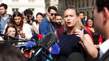 La députée Mathilde Panot devant l'Assemblée nationale (Paris), le 9 juillet 2024. (DANIEL PERRON / HANS LUCAS / AFP)