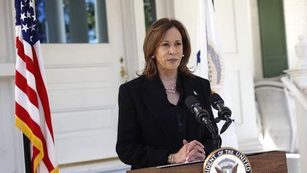 Kamala Harris, vice-présidente américaine et candidate du Parti démocrate à la présidentielle, s'exprime depuis Washington, le 23 octobre 2024. (KEVIN DIETSCH / GETTY IMAGES NORTH AMERICA / AFP)