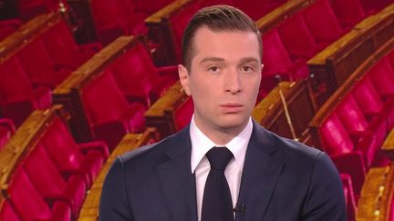 Jordan Bardella, président du Rassemblement national, est l'invité du 20 Heures, mercredi 3 juillet. Il est revenu sur les propos controversés tenus par plusieurs candidats RN.