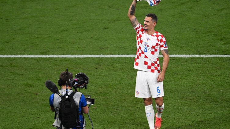 Salut fasciste, chant nationaliste, propos homophobes : le retour du Croate Dejan Lovren à l'Olympique Lyonnais créé la polémique