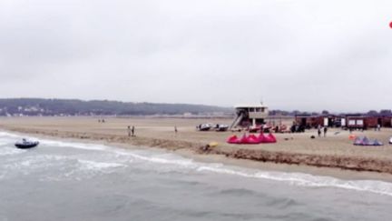 Une base de kitesurf à Leucate, dans l'Aude. (France 2)