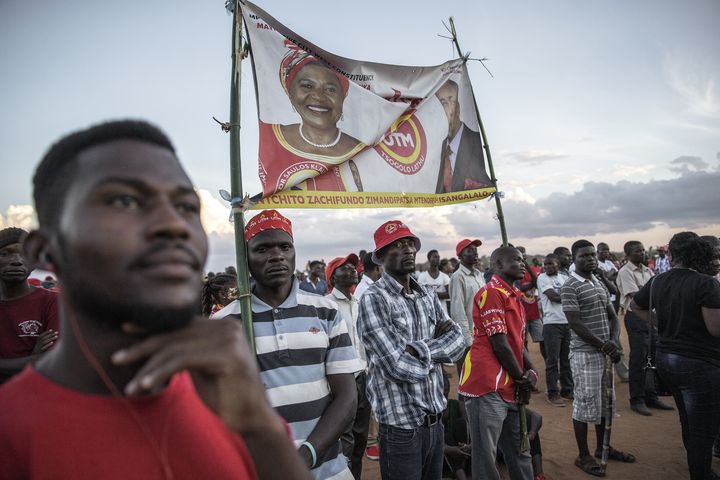 Partisans du vice-président du Malawi&nbsp;Saulos Chilima,&nbsp;candidat contre le chef de l'Etat sortant, lors d'un meeting électoral le 18 mai 2019 à Lilongwe, capitale du pays.&nbsp; (GIANLUIGI GUERCIA / AFP)