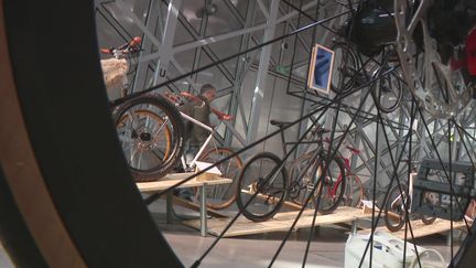 L'exposition "Bicyclette(s), faire des vélos" à la Cité du design à Saint-Etienne.&nbsp; (FRANCEINFO)