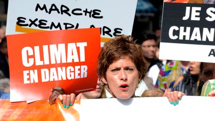 &nbsp; (A Paris, environ 5.000 personnes, selon la police, ont marché pour le climat ce dimanche. © Radio France / Nathanaël Charbonnier)