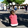 Une élève, isolée, dans la cour de récréation d'une école en Corrèze (illustration). (STEPHANIE PARA / MAXPPP)