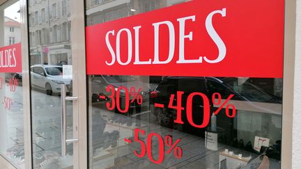 La vitrine d'un magasin à Nancy (Meurthe-et-Moselle). (ROMAIN BERCHET / FRANCE-BLEU SUD LORRAINE / RADIO FRANCE)