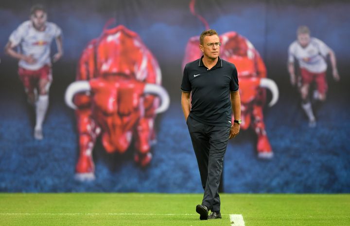 Ralf Rangnick, directeur du football chez Red Bull, avant un match amical face à Stoke City, à Leipzig (Allemagne), le 5 août 2017. (HENDRIK SCHMIDT / DPA / AFP)