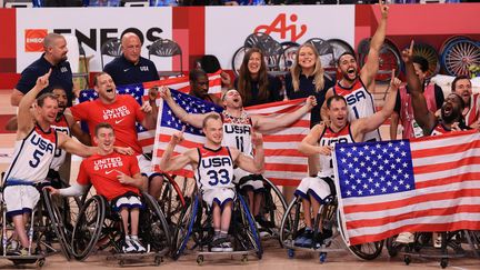 L'équipe américaine de basket - fauteuil, vainqueure du Japon en finale des jeux paralympiques de Tokyo, dimanche 5 septembre. (KOTA KAWASAKI / YOMIURI)